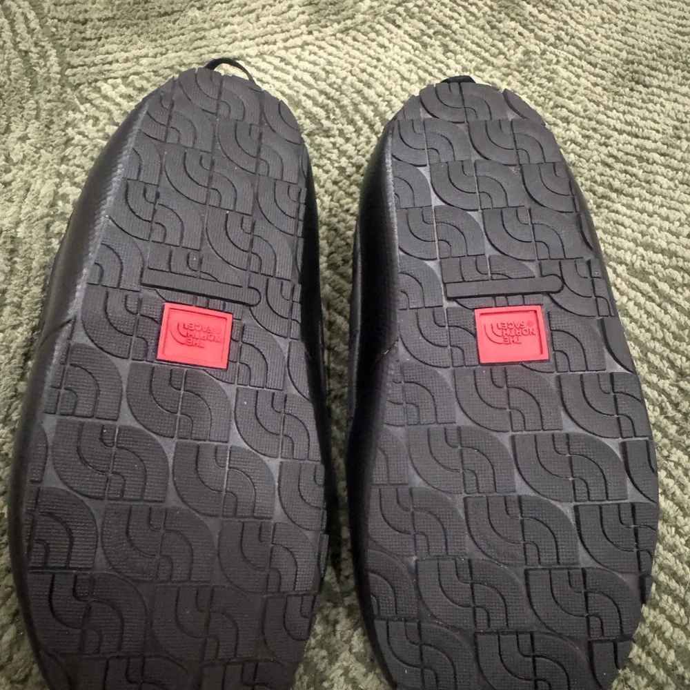 Northface Thermoball Traction Mule V slippers sz 8
